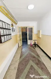 Apartament cu 4 camere de vânzare în zona Maratei 