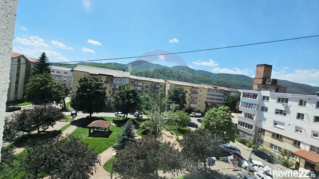 Apartament cu 4 camere de vânzare în zona Maratei
