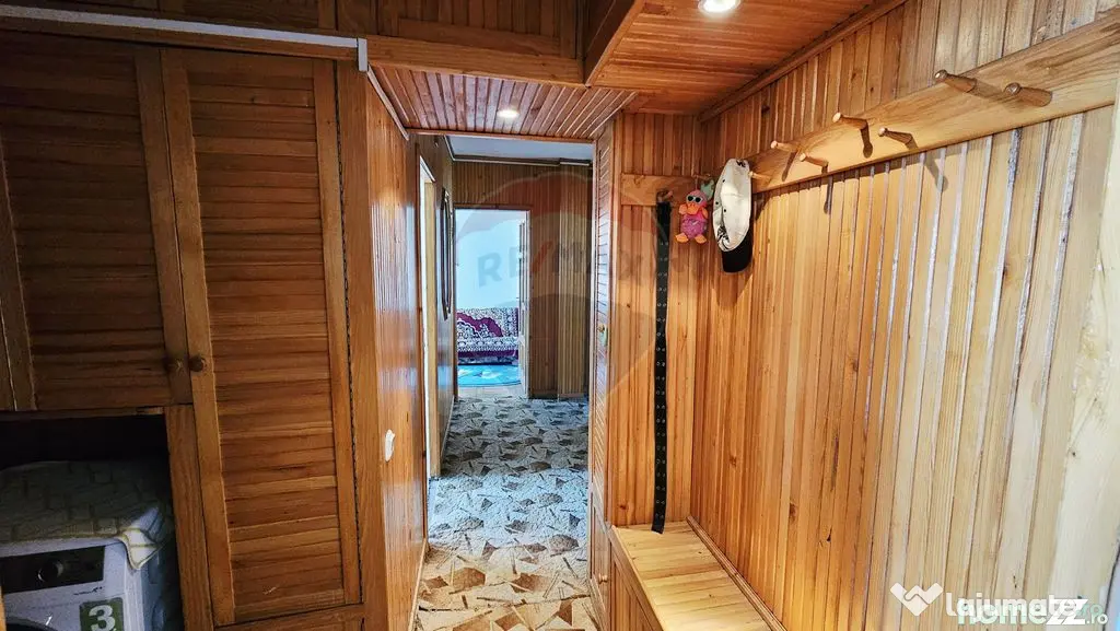 Apartament cu 4 camere de vânzare în zona Maratei