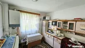 Apartament cu 4 camere de vânzare în zona Maratei 