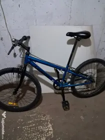 Se dau 2 biciclete