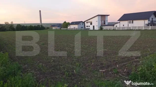 Parcela 5 ari de vanzare, pretabil loc pentru casa, Lisaura