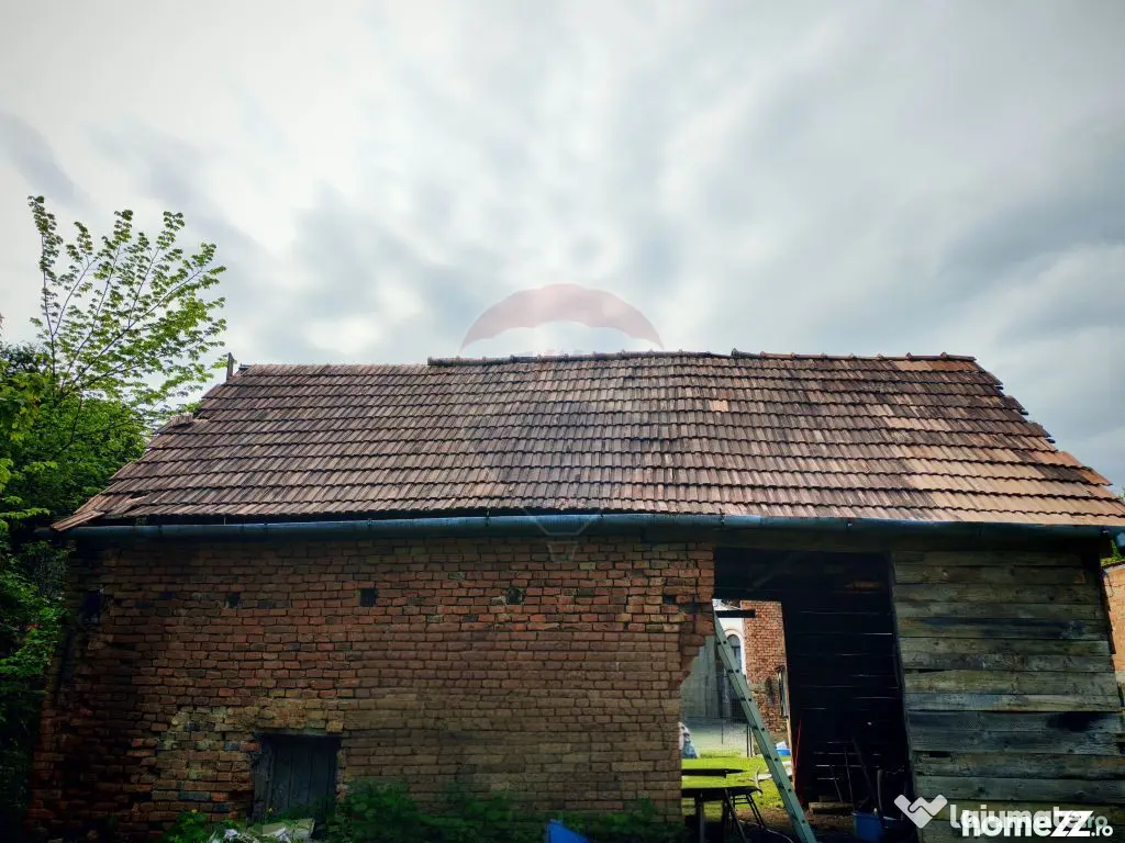 Casa ultracentral in Saliste cu un teren generos de 1757 mp - Saliste (Sibiu)