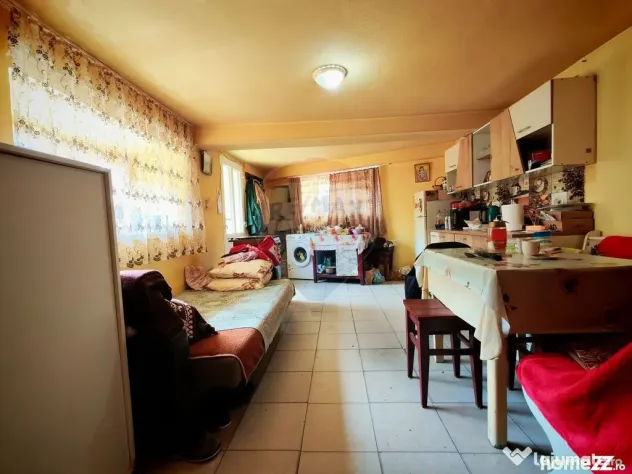 Casa ultracentral in Saliste cu un teren generos de 1757 mp