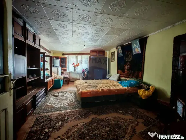 Casa ultracentral in Saliste cu un teren generos de 1757 mp