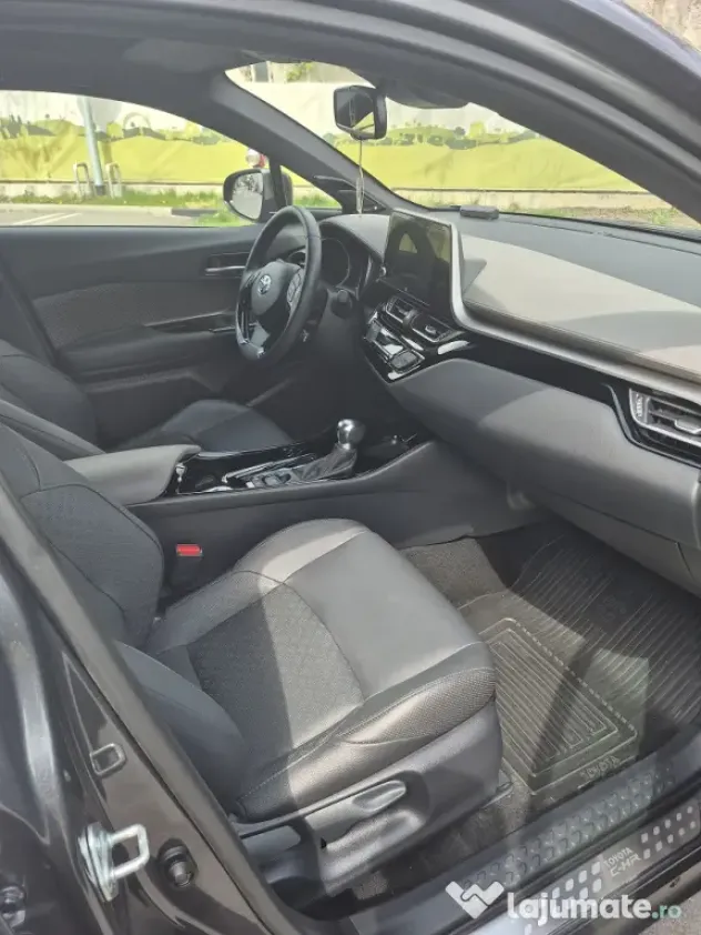 Toyota C-HR Hybrid/Toyota Relax