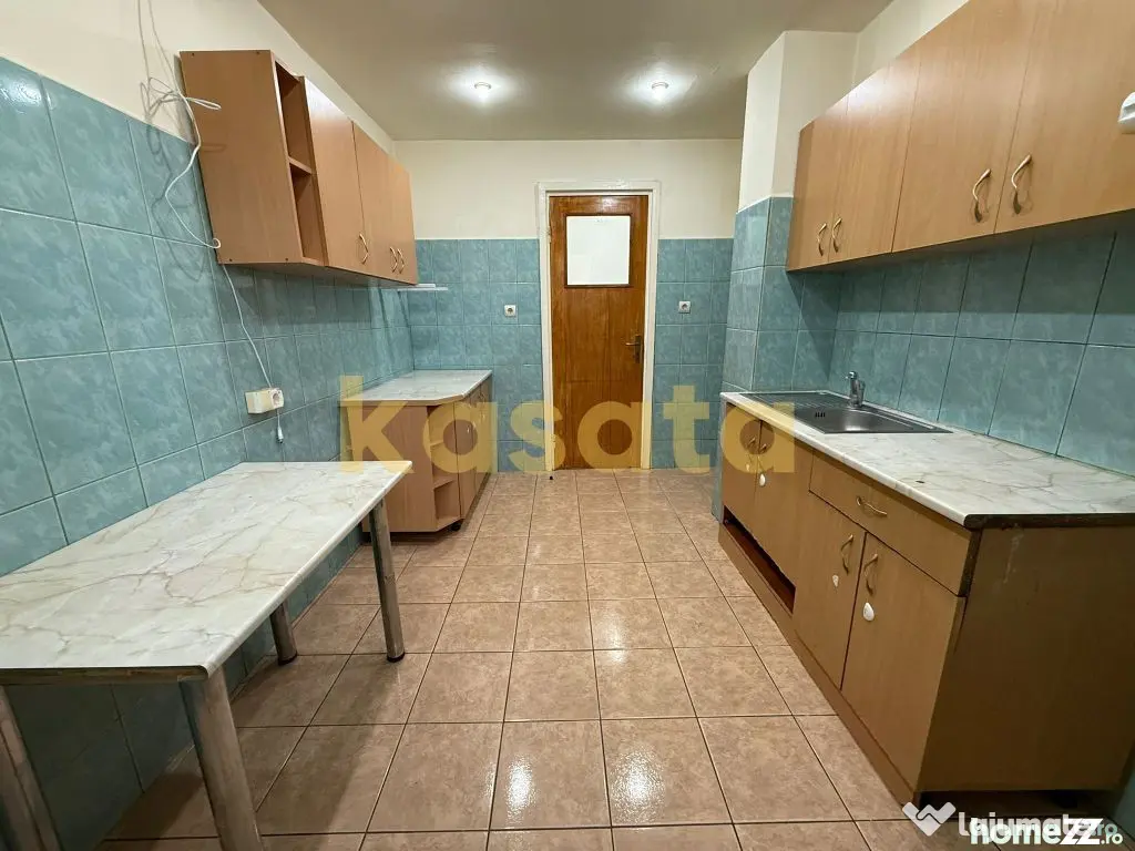 Oportunitate! Apartament 4 camere de vânzare în Colentina