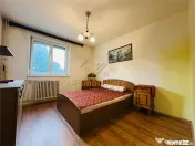 APARTAMENT 3 CAMERE, ETAJ 3, DECOMANDAT, ZONA ROGERIUS, STR 