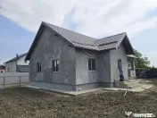 Casă Nouă Modernă de Vânzare –Sărata, Bacău,Confo...