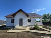 Casă Nouă Modernă de Vânzare –Sărata, Bacău,Confo...