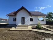 Casă Nouă Modernă de Vânzare –Sărata, Bacău,Confo...