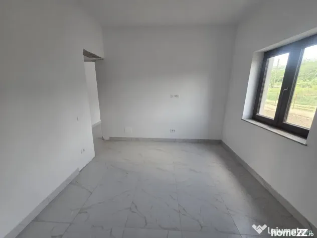 Casă Nouă Modernă de Vânzare –Sărata, Bacău,Confo...