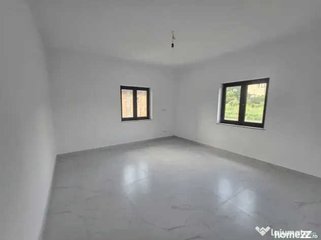 Casă Nouă Modernă de Vânzare –Sărata, Bacău,Confo...