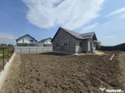 Casă Nouă Modernă de Vânzare –Sărata, Bacău,Confo...