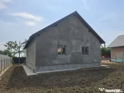 Casă Nouă Modernă de Vânzare –Sărata, Bacău,Confo...