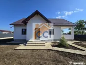 Casă Nouă Modernă de Vânzare –Sărata, Bacău,Confo...