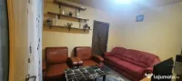 Închiriez apartament cu 2 camere.