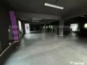 Spatiu comercial de inchiriat, 3 incaperi, 300 mp, zona cent 