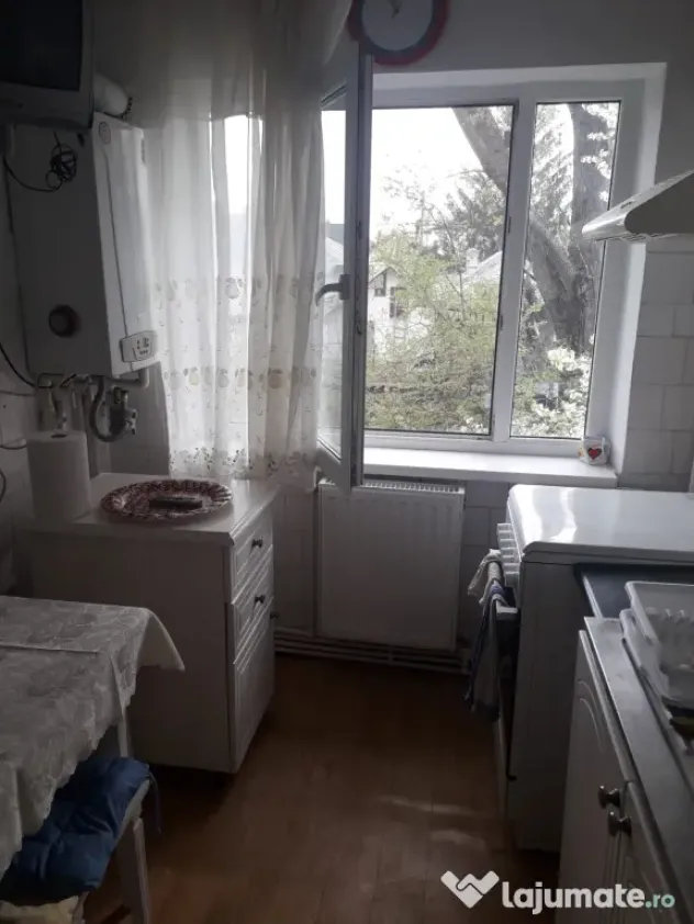 Inchiriere ap.2 camere in zona Gara, et.1, cu centrala proprie
