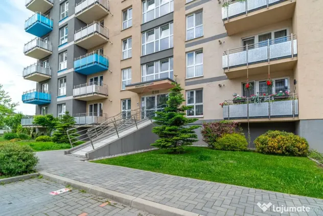 Apartament cu 2 camere de vânzare în Avangarden Tractor...