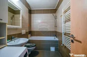 Apartament cu 2 camere de vânzare în Avangarden Tractor...