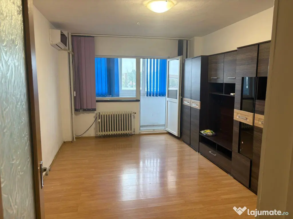 Apartament de 2 camere zona Triaj,