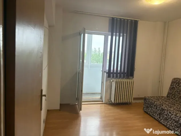 Apartament de 2 camere zona Triaj,