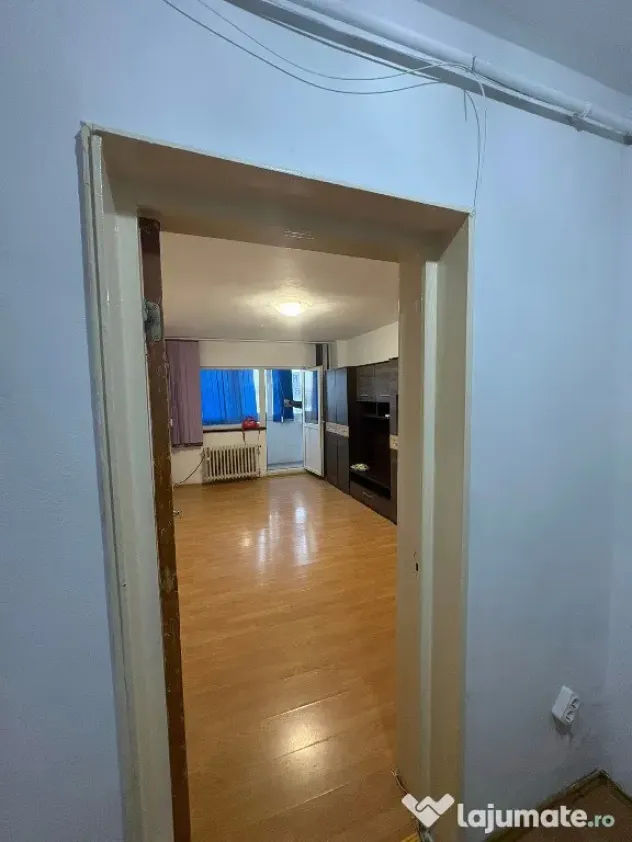 Apartament de 2 camere zona Triaj,