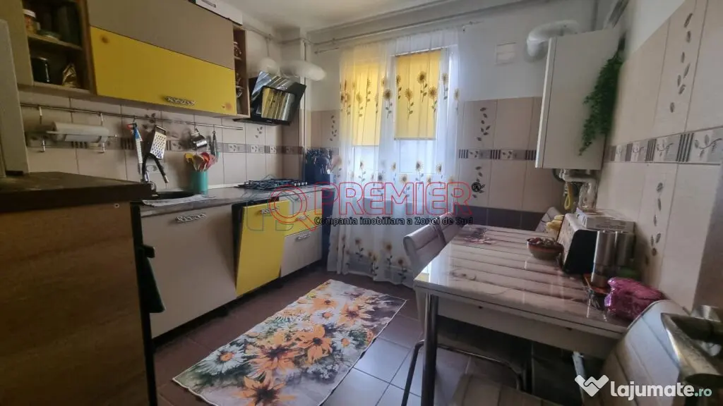 Apartament 3 camere - Strada Stupilor