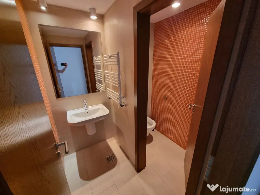 Apartament 2 camere zona Faleza Nord(vedere superba catre...