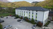 Apartament 3 camere NOU! Zona foarte liniștită! 