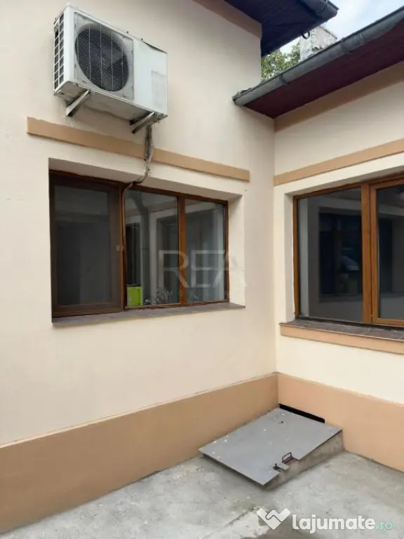 Casa 3 Camere - 95mp - ideală pentru activitate comercială