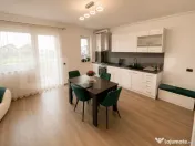 Apartament 2 camere, etaj intermediar, la cheie, balcon, zon 