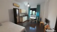 Garsonieră , situată în apropierea Piața Amzei și Parcul Cișmigiu.