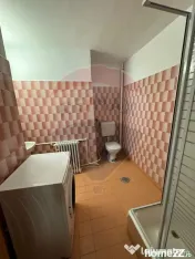 DE ÎNCHIRIAT- apartament 2 camere + garaj 