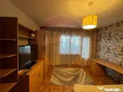 DE ÎNCHIRIAT- apartament 2 camere + garaj 