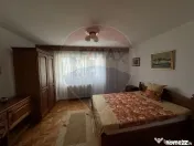 DE ÎNCHIRIAT- apartament 2 camere + garaj