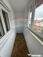 DE ÎNCHIRIAT- apartament 2 camere + garaj