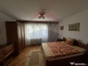 DE ÎNCHIRIAT- apartament 2 camere + garaj 