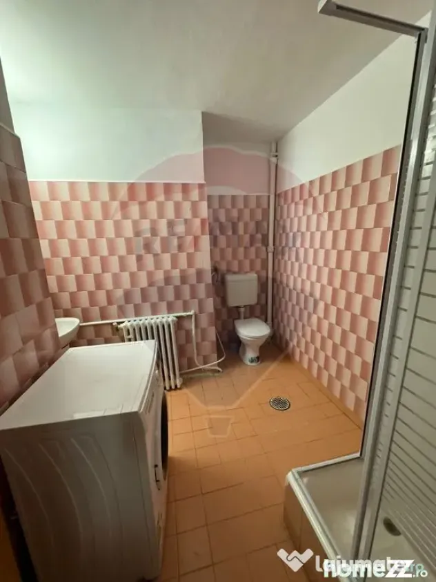 DE ÎNCHIRIAT- apartament 2 camere + garaj