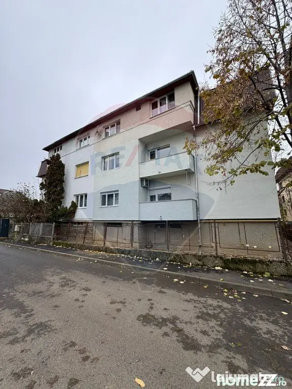 DE ÎNCHIRIAT- apartament 2 camere + garaj