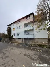 DE ÎNCHIRIAT- apartament 2 camere + garaj