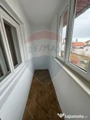 DE ÎNCHIRIAT- apartament 2 camere + garaj 