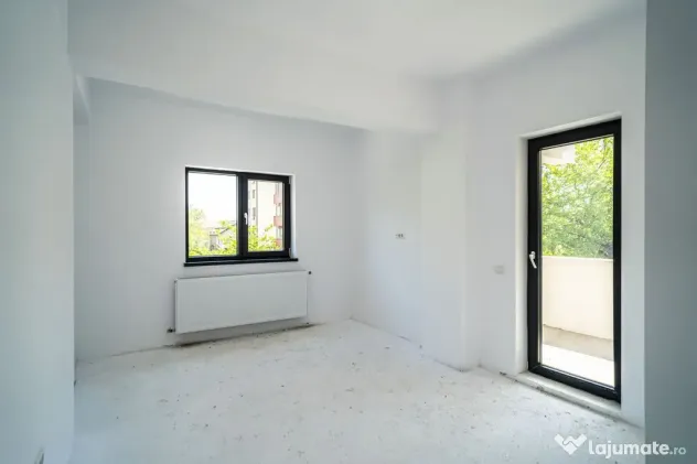 Ap. 3 Camere, 87 mp, decomandat, 2 balcoane, zona de case...