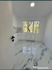 Ap 3 camere - decomandat- renovat integral- vizavi de Grand