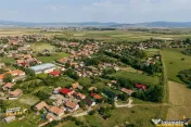 FILM! 2.000 mp teren intravilan, cu utilitati, apreciabil ar 