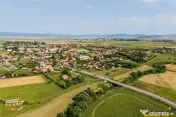 FILM! 2.000 mp teren intravilan, cu utilitati, apreciabil ar 