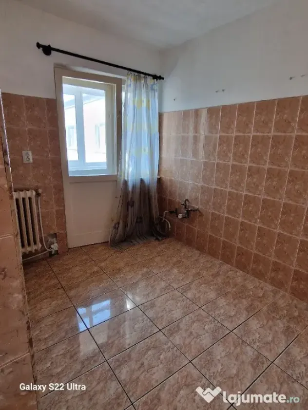 Proprietar, vand apartament 4 camere, nemobilat