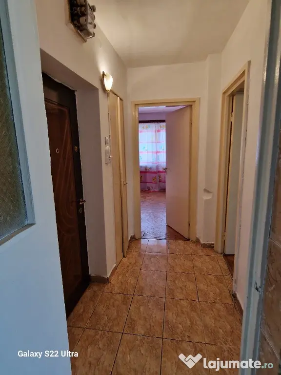 Proprietar, vand apartament 4 camere, nemobilat
