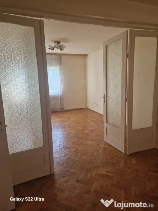 Proprietar, vand apartament 4 camere, nemobilat